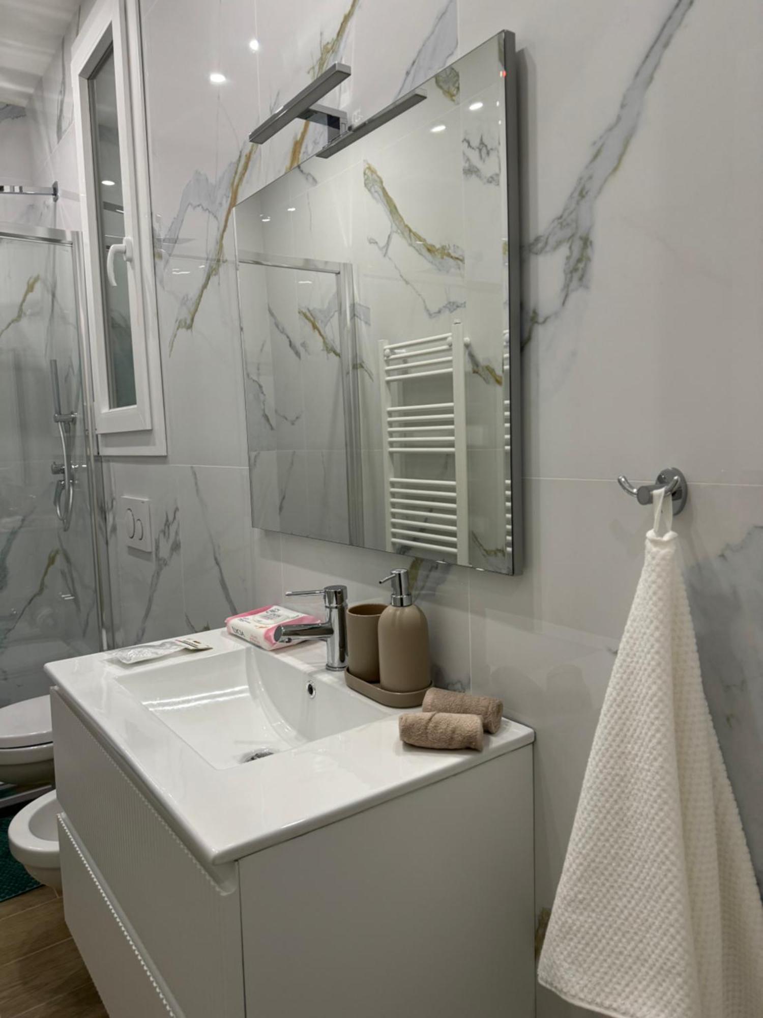 Florence Apt *