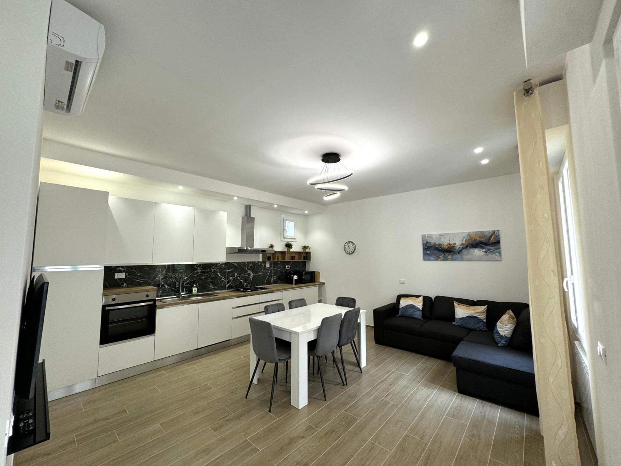 Florence Apt